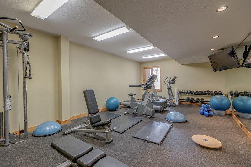 Luxury Canmore Vacations Room photo